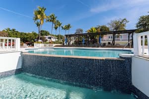 thumbnail: Infinity pool