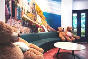thumbnail: Lobby sitting area
