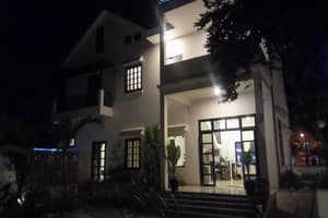 thumbnail: Front of property