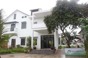 thumbnail: Front of property