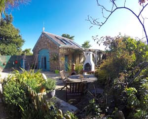 thumbnail: Front of property