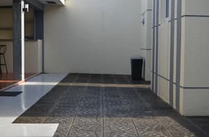 thumbnail: Hallway