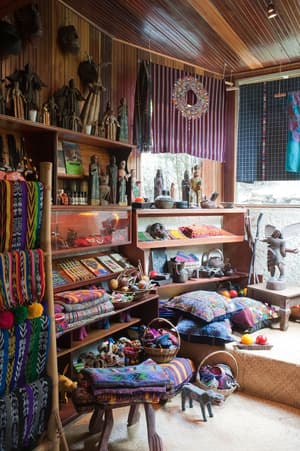 thumbnail: Gift shop