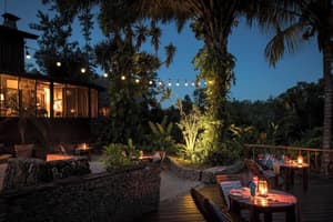 thumbnail: Outdoor dining