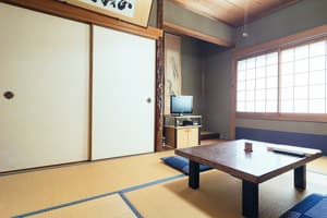 thumbnail: In-room dining