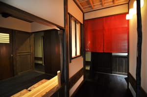 thumbnail: Interior entrance