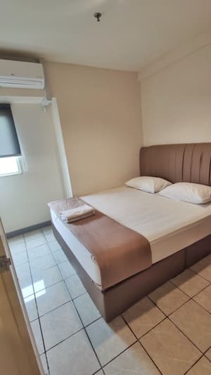 thumbnail: In-room dining