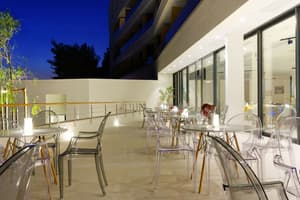 thumbnail: Outdoor dining