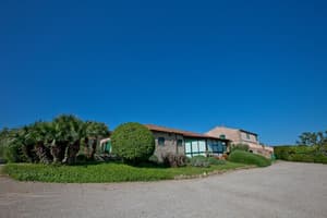 thumbnail: Front of property