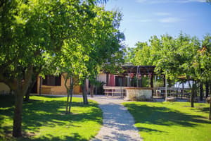 thumbnail: Exterior