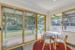 thumbnail: Family dining