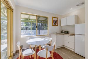 thumbnail: Family dining