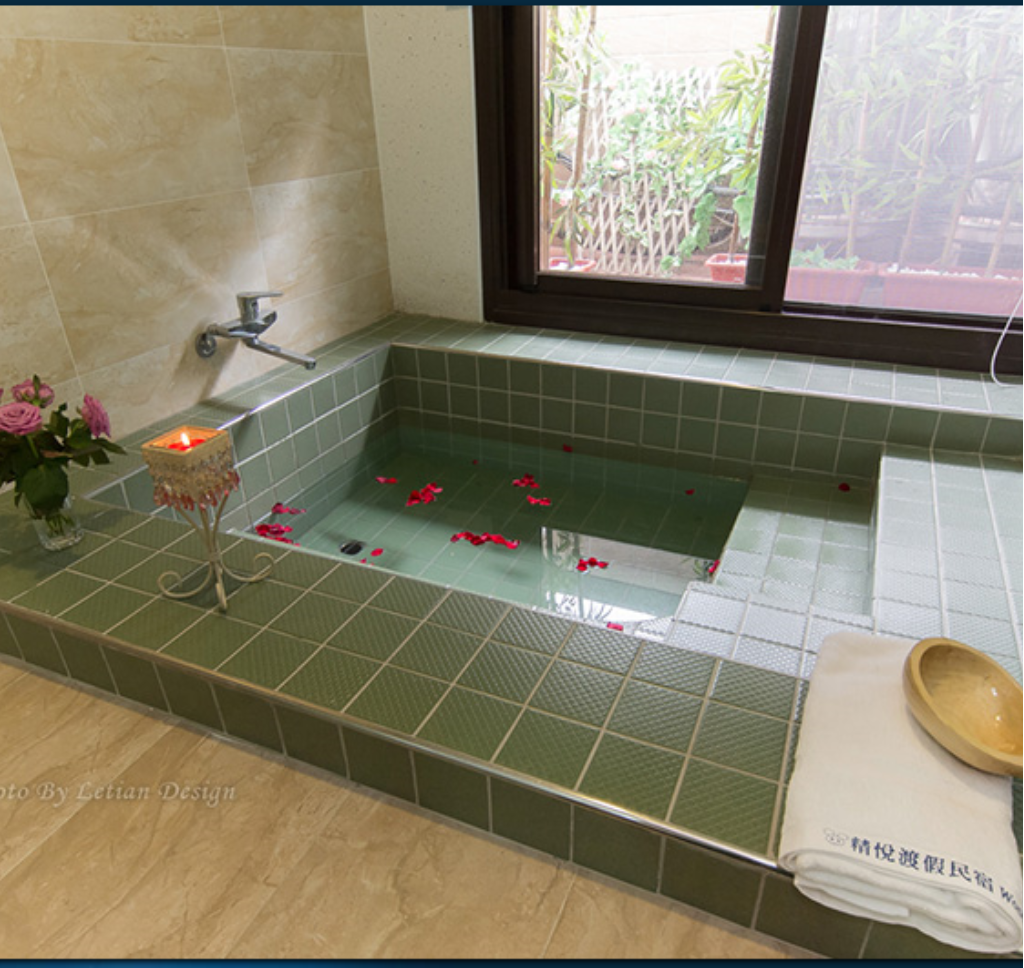 Swimming pool-spa