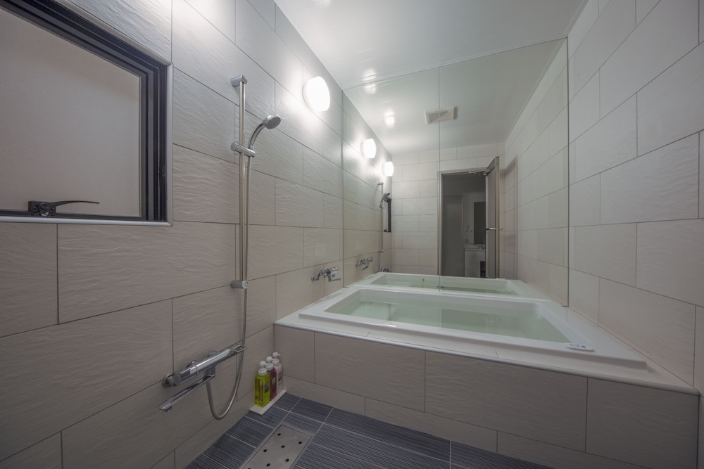 Jetted tub