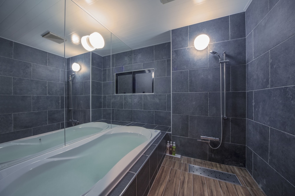 Jetted tub