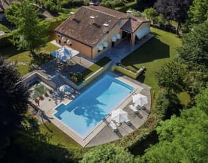 thumbnail: Exterior