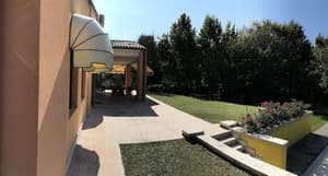 thumbnail: Exterior