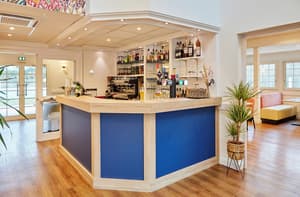 thumbnail: Restaurant
