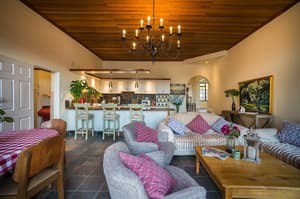 thumbnail: Interior entrance