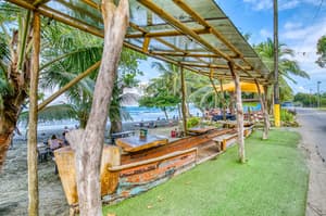 thumbnail: Outdoor dining