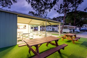 thumbnail: Outdoor dining