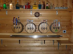thumbnail: Bar (on property)