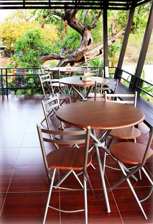 thumbnail: Outdoor dining