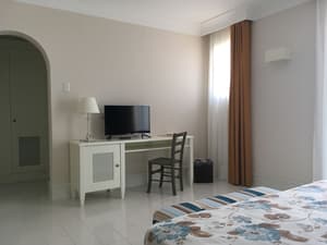thumbnail: Room amenity