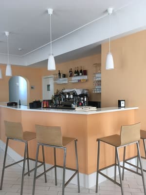 thumbnail: Bar (on property)