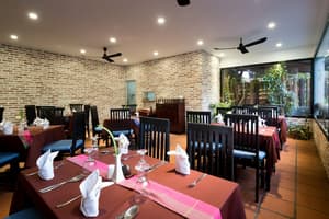 thumbnail: Restaurant