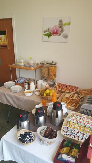 thumbnail: Breakfast area