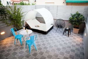 thumbnail: Outdoor dining