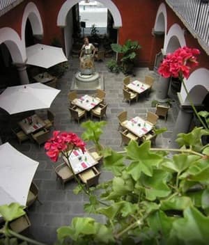 thumbnail: Outdoor dining