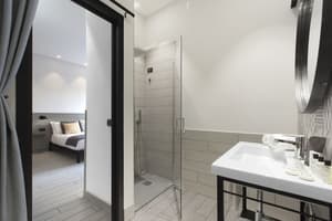 thumbnail: Interior