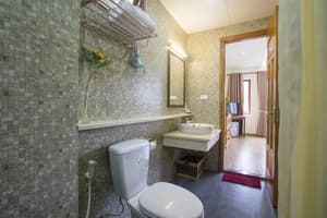 thumbnail: Bathroom
