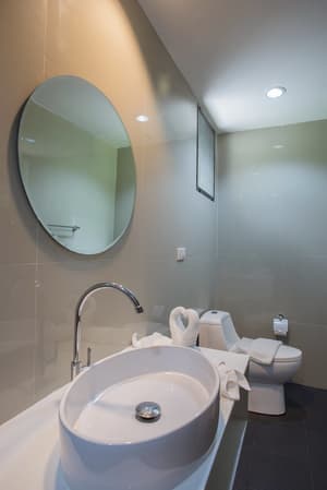 thumbnail: Bathroom amenities