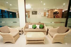thumbnail: Lobby sitting area