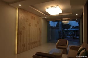thumbnail: Lobby sitting area