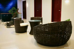 thumbnail: Lobby sitting area