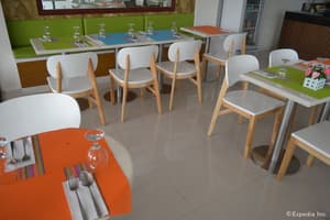 thumbnail: Restaurant