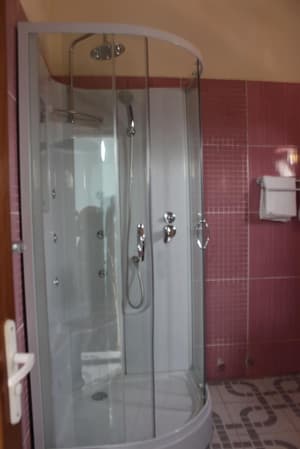 thumbnail: Bathroom shower