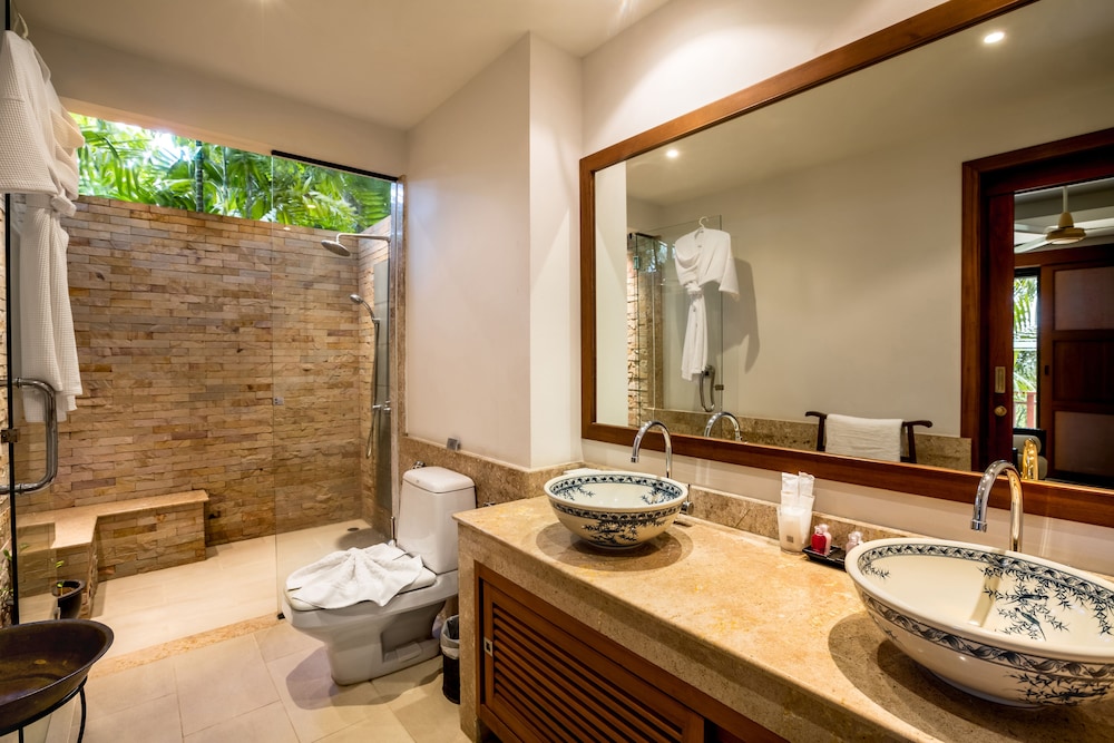 Bathroom shower
