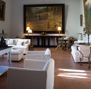 thumbnail: Lobby sitting area