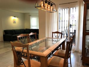 thumbnail: Dining room