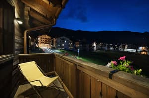 thumbnail: Balcony