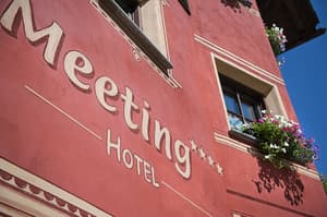 thumbnail: Exterior detail