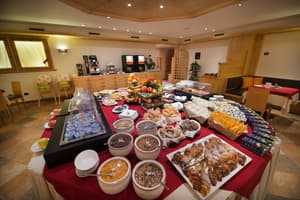 thumbnail: Breakfast area