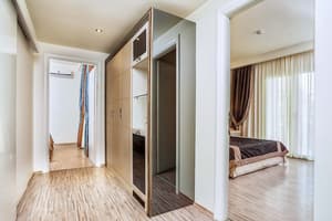 thumbnail: Interior detail
