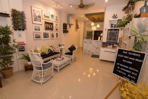 thumbnail: Lobby sitting area