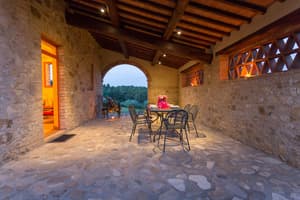 thumbnail: Outdoor dining